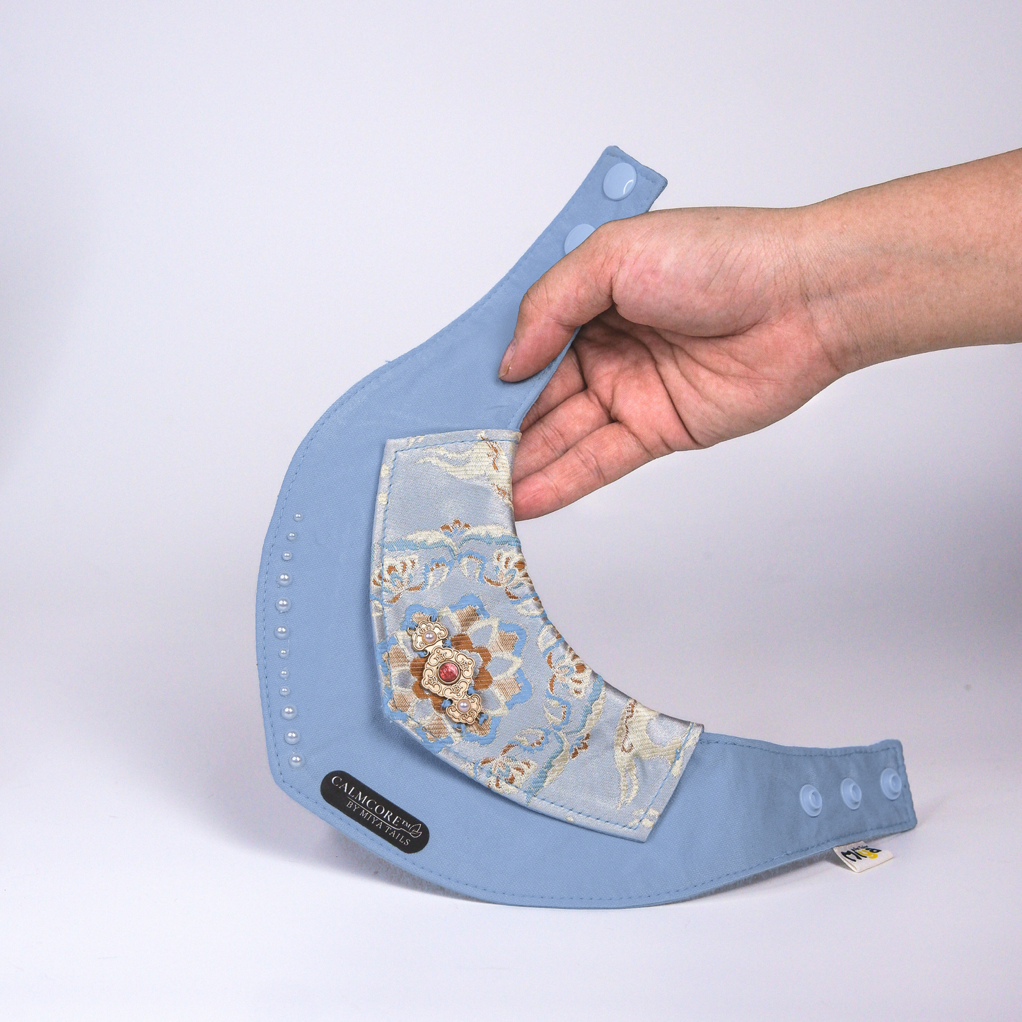 CalmCore™ · Pale Blue Stillness| 浅蓝静序