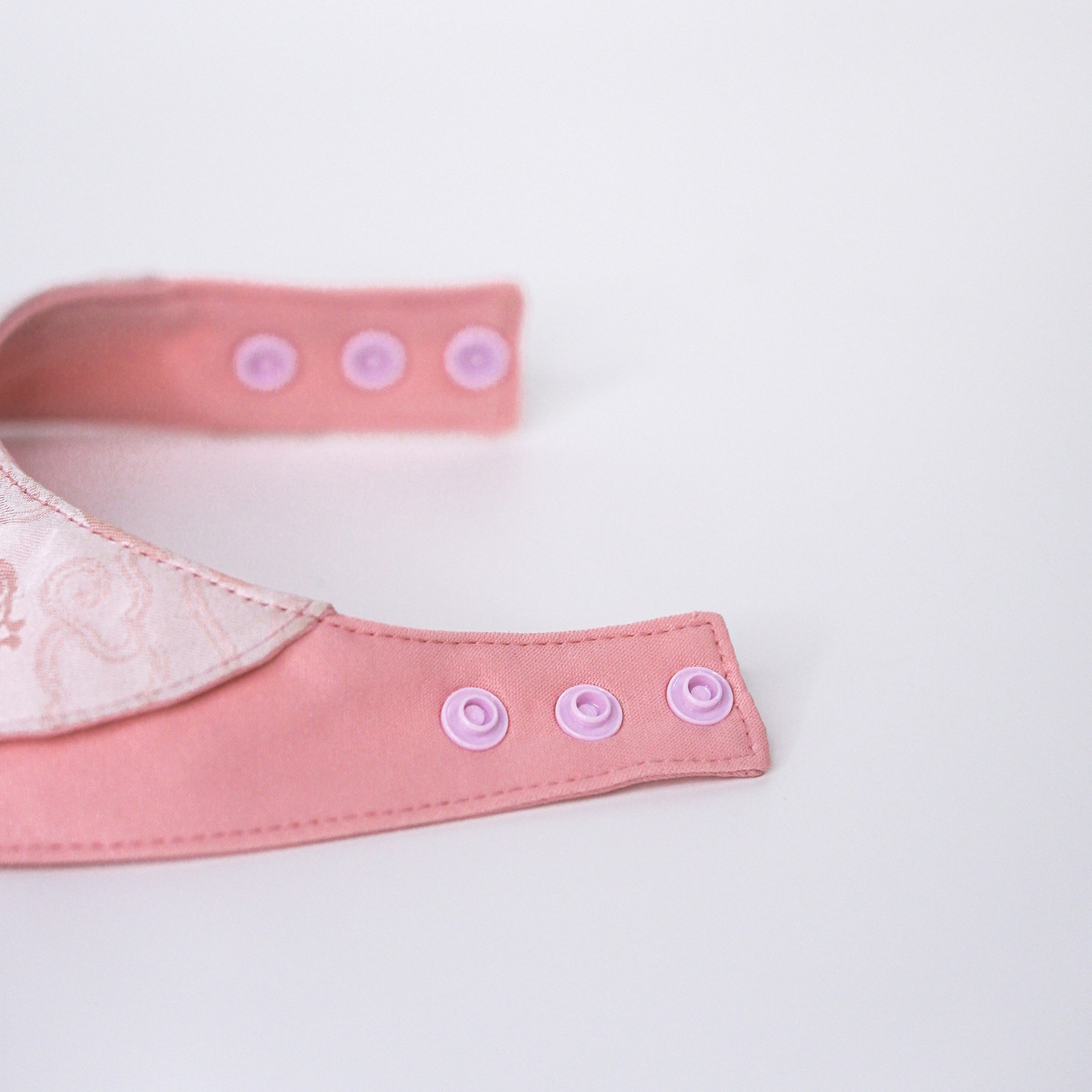 Soft Rouge Cloud | 柔绯云纹