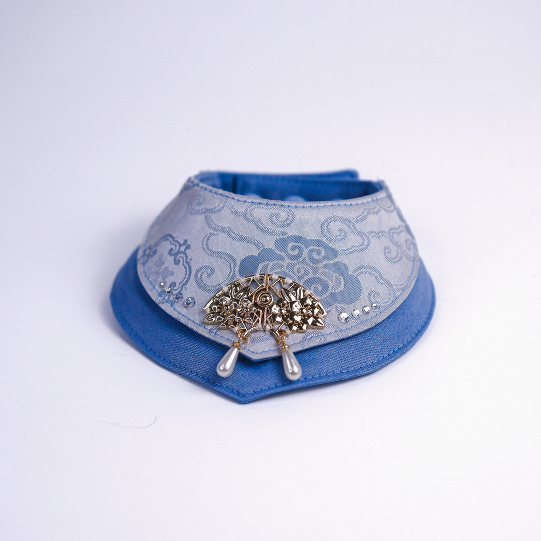 Signature Bib No.02 – Mist Blue Cloud