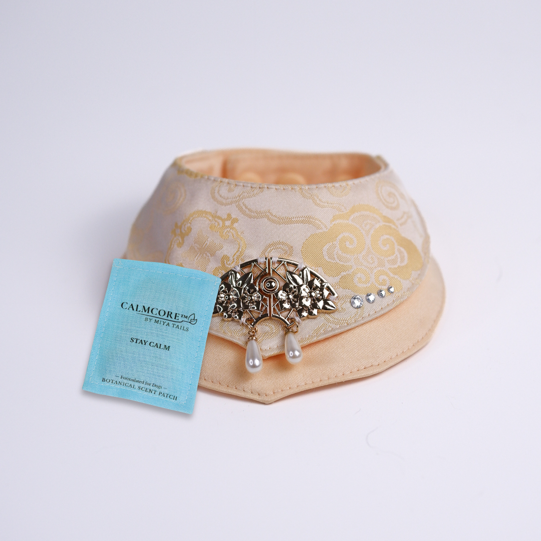 Signature Bib No.03 – Warm Ivory Cloud